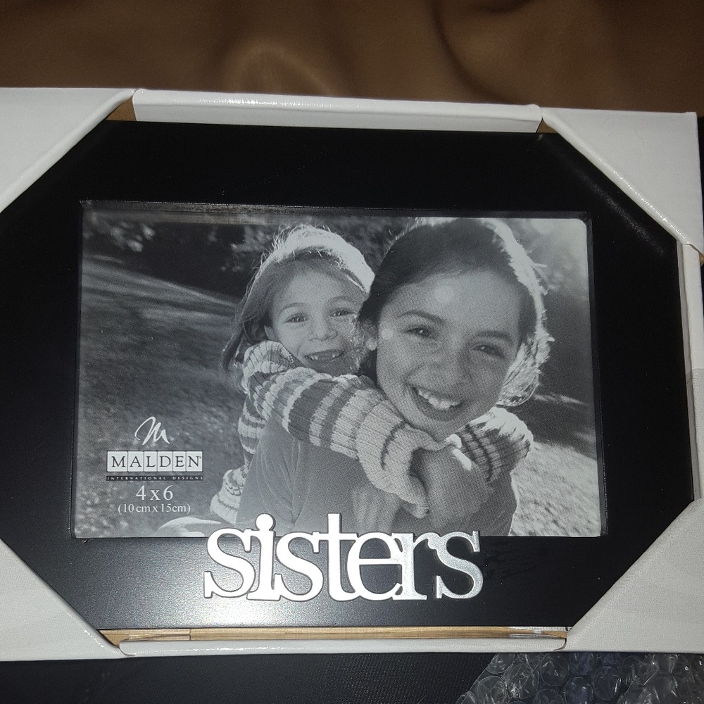 Sisters frame